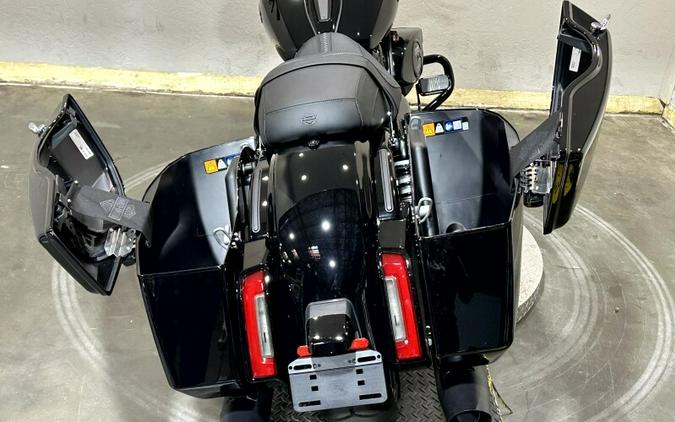 Harley-Davidson® Street Glide® 2026 FLHX 84666725 VIVID BLACK