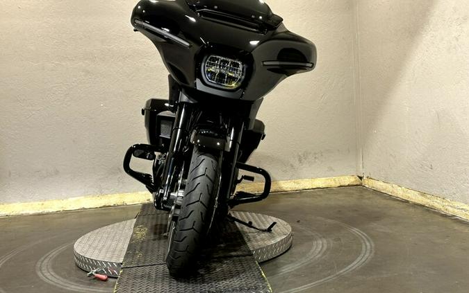 Harley-Davidson® Street Glide® 2026 FLHX 84666725 VIVID BLACK