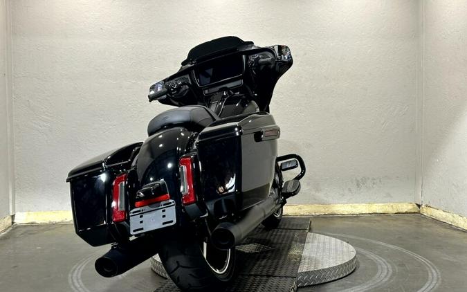 Harley-Davidson® Street Glide® 2026 FLHX 84666725 VIVID BLACK