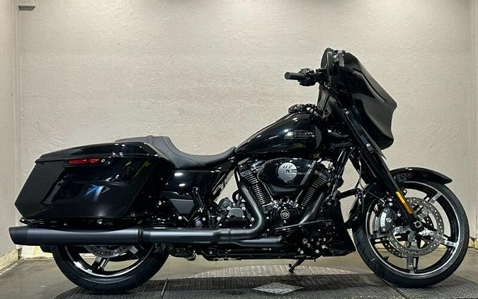 Harley-Davidson® Street Glide® 2026 FLHX 84666725 VIVID BLACK
