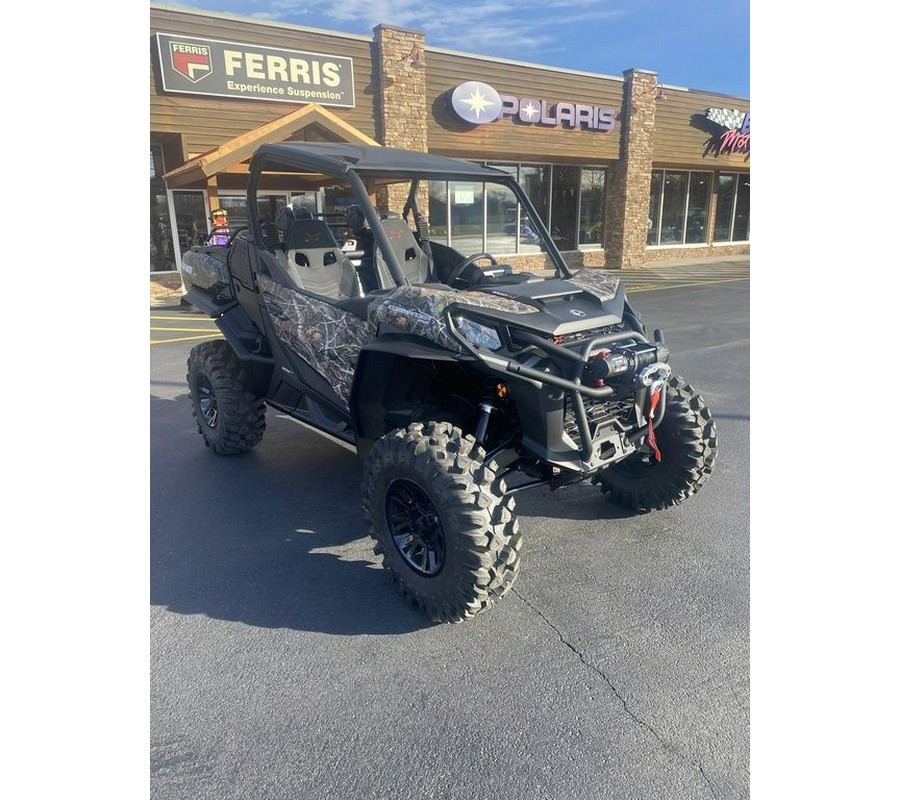 2026 Can-Am® Commander X mr 1000R Dark Wildland Camo