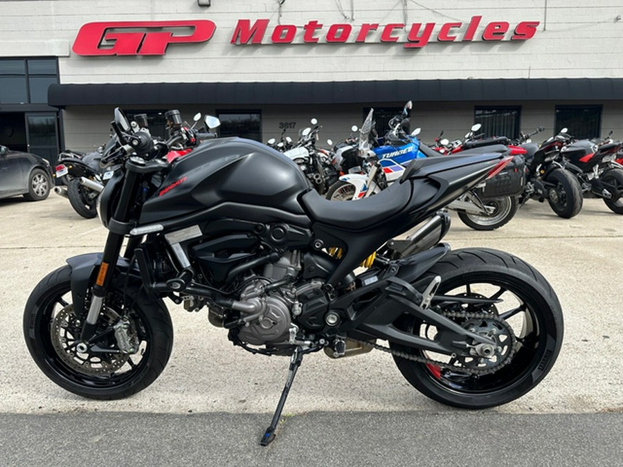2022 Ducati MONSTER PLUS