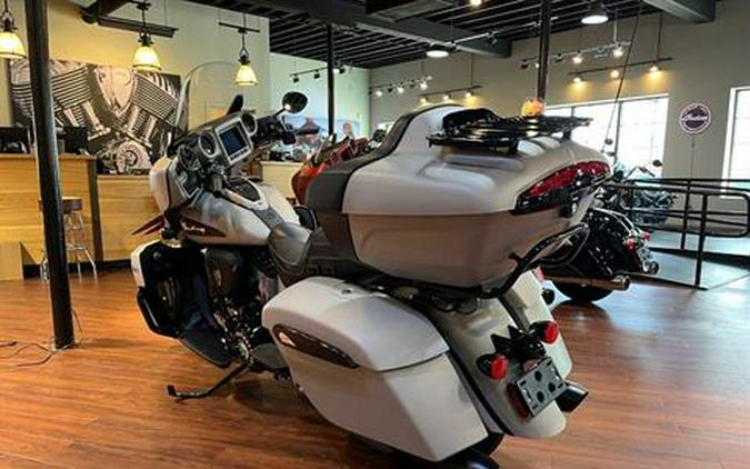 2023 Indian Motorcycle Roadmaster® Dark Horse®