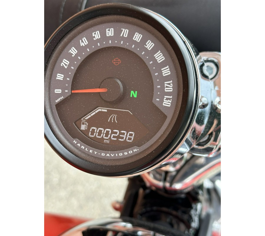Harley-Davidson® Breakout® Blood Orange