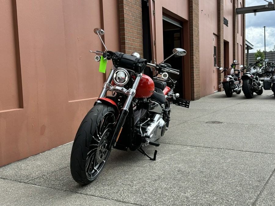 Harley-Davidson® Breakout® Blood Orange