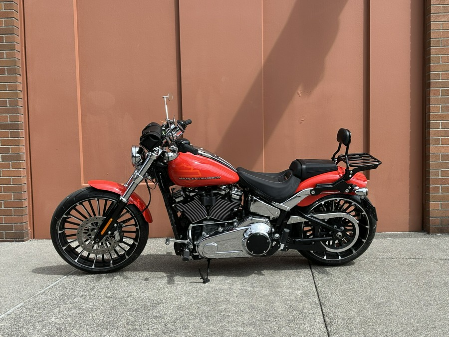 Harley-Davidson® Breakout® Blood Orange