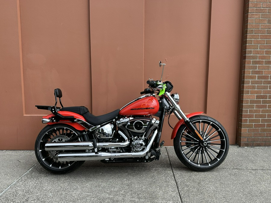Harley-Davidson® Breakout® Blood Orange