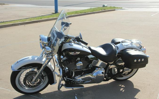 2005 Harley-Davidson Softail Deluxe Two-Tone Glacier White Pearl and Vivid Black
