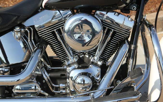 2005 Harley-Davidson Softail Deluxe Two-Tone Glacier White Pearl and Vivid Black