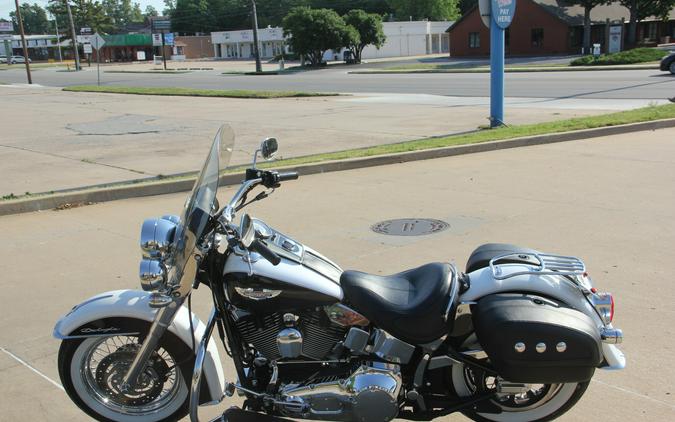 2005 Harley-Davidson Softail Deluxe Two-Tone Glacier White Pearl and Vivid Black