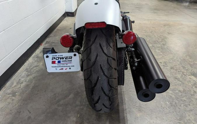 2024 Indian Chief Bobber ABS Ghost White Metallic Smoke