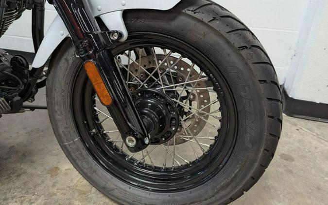 2024 Indian Chief Bobber ABS Ghost White Metallic Smoke