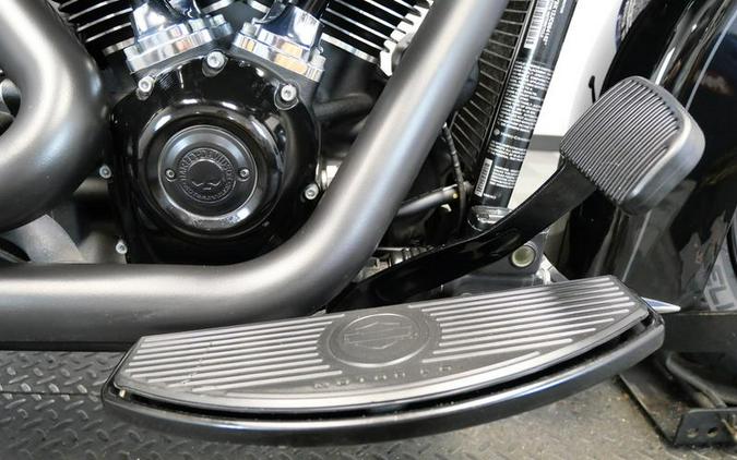 2018 Harley-Davidson® FLHCS - Heritage Classic 114