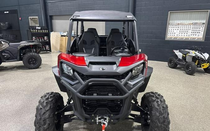 2025 Can-Am COMMANDER MAX XT 1000R -FIERY RED