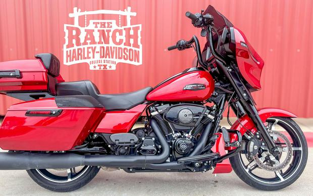 2025 Harley-Davidson® Street Glide® FLHX Brilliant Red