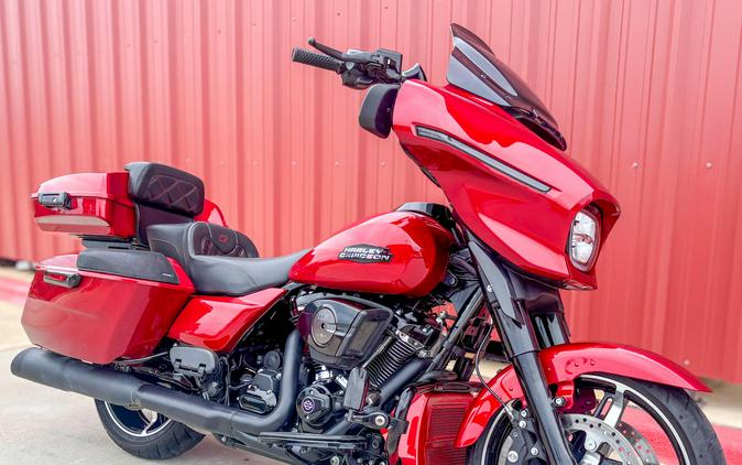 2025 Harley-Davidson® Street Glide® FLHX Brilliant Red