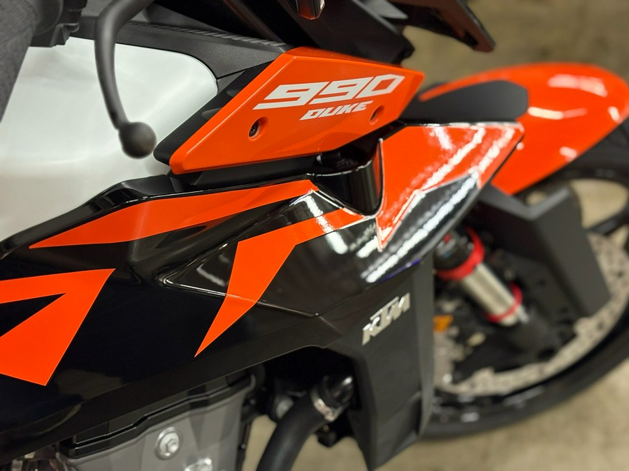 2027 KTM 990 Duke