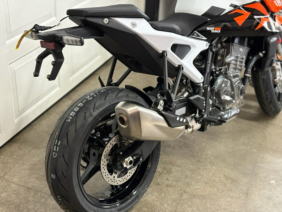 2027 KTM 990 Duke