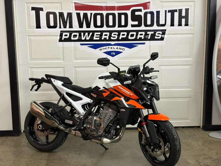 2027 KTM 990 Duke