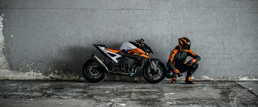 2027 KTM 990 Duke