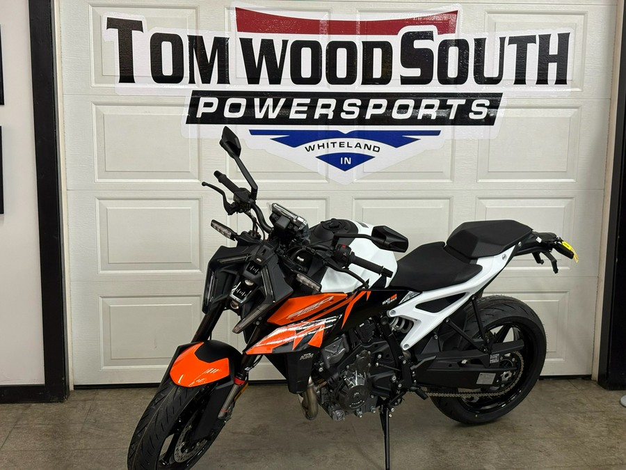 2027 KTM 990 Duke