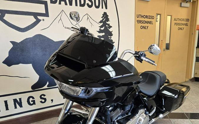 2026 Harley-Davidson® Road Glide® Vivid Black Chrome Trim