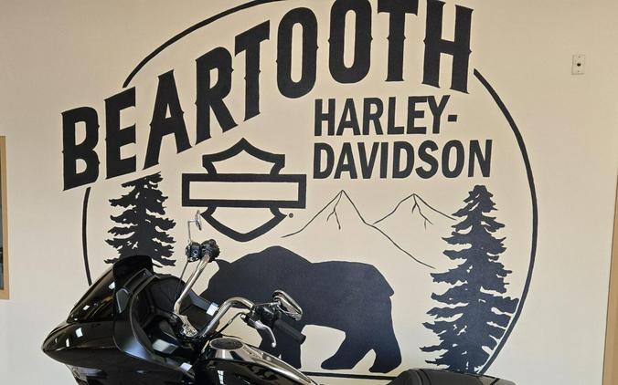 2026 Harley-Davidson® Road Glide® Vivid Black Chrome Trim