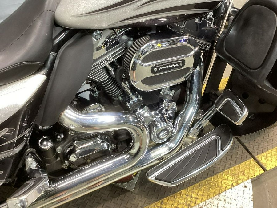 2015 Harley-Davidson® FLHXSE - CVO™ Street Glide®