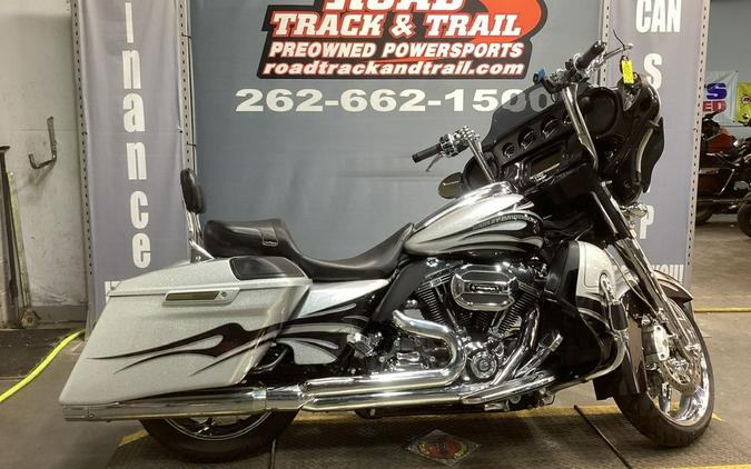 2015 Harley-Davidson® FLHXSE - CVO™ Street Glide®