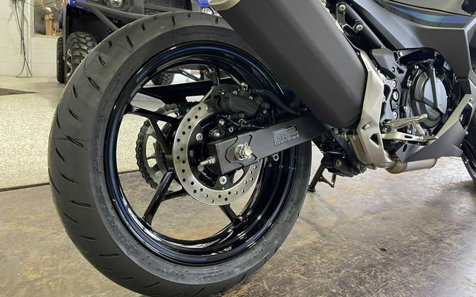 2025 Kawasaki Ninja® 500 ABS Metallic Flat Spark Black/Metallic Spark Black