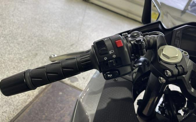 2025 Kawasaki Ninja® 500 ABS Metallic Flat Spark Black/Metallic Spark Black