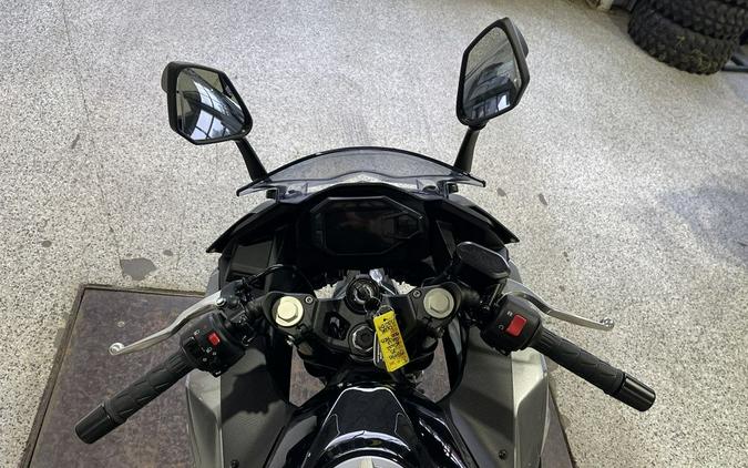 2025 Kawasaki Ninja® 500 ABS Metallic Flat Spark Black/Metallic Spark Black