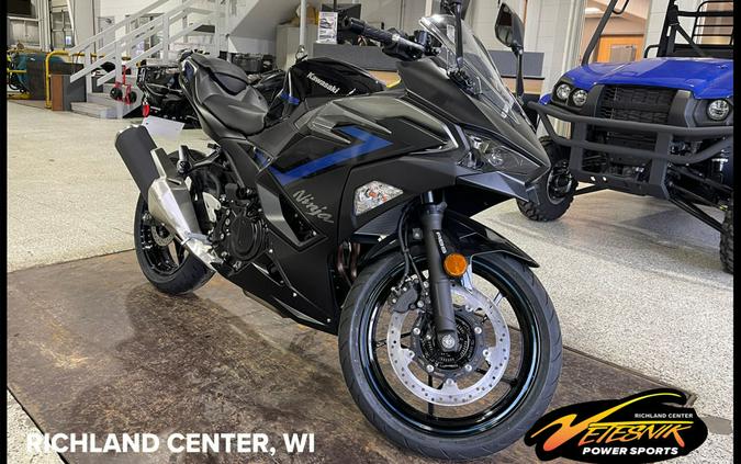 2025 Kawasaki Ninja® 500 ABS Metallic Flat Spark Black/Metallic Spark Black