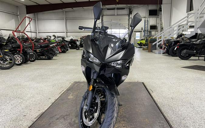 2025 Kawasaki Ninja® 500 ABS Metallic Flat Spark Black/Metallic Spark Black