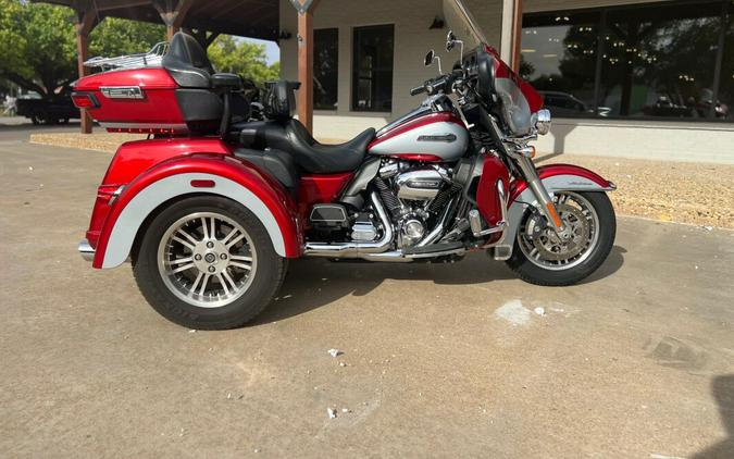 2019 Harley-Davidson® Tri Glide® Ultra Wicked Red/Barracuda Silver