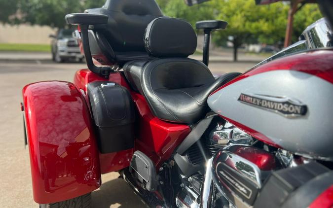 2019 Harley-Davidson® Tri Glide® Ultra Wicked Red/Barracuda Silver