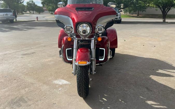 2019 Harley-Davidson® Tri Glide® Ultra Wicked Red/Barracuda Silver