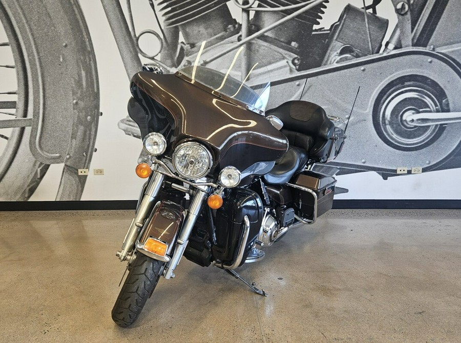 2013 CVO Ultra Classic Electra Glide 110th Anniversary Edition FLHTCUSE8-ANV
