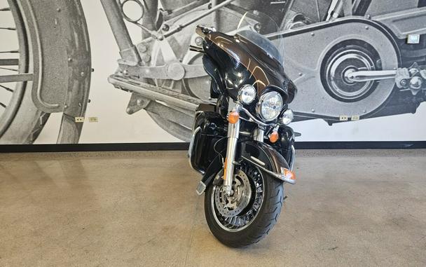 FLHTCUSE8-ANV 2013 CVO Ultra Classic Electra Glide 110th Anniversary Edition