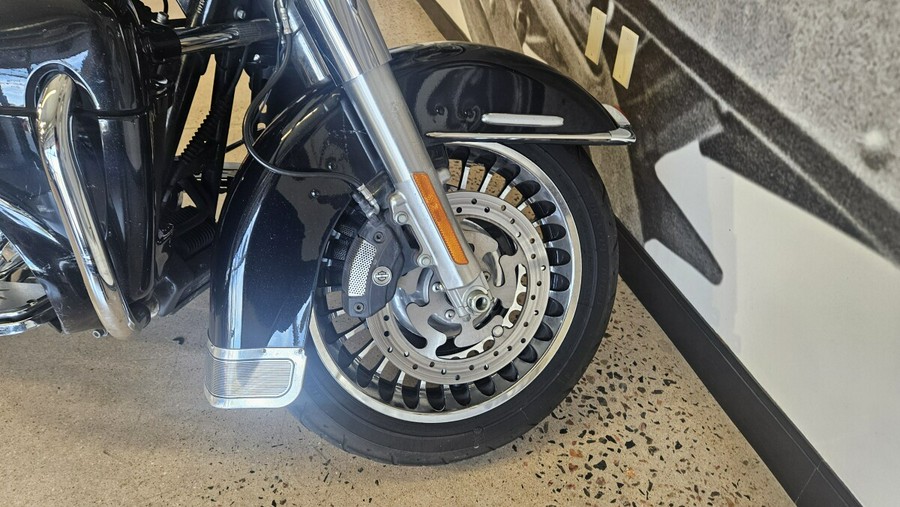 2013 CVO Ultra Classic Electra Glide 110th Anniversary Edition FLHTCUSE8-ANV