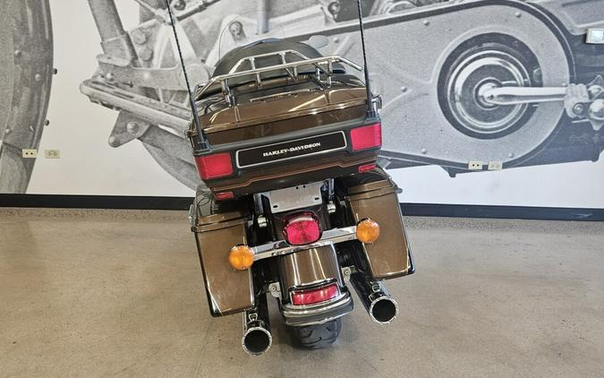 FLHTCUSE8-ANV 2013 CVO Ultra Classic Electra Glide 110th Anniversary Edition