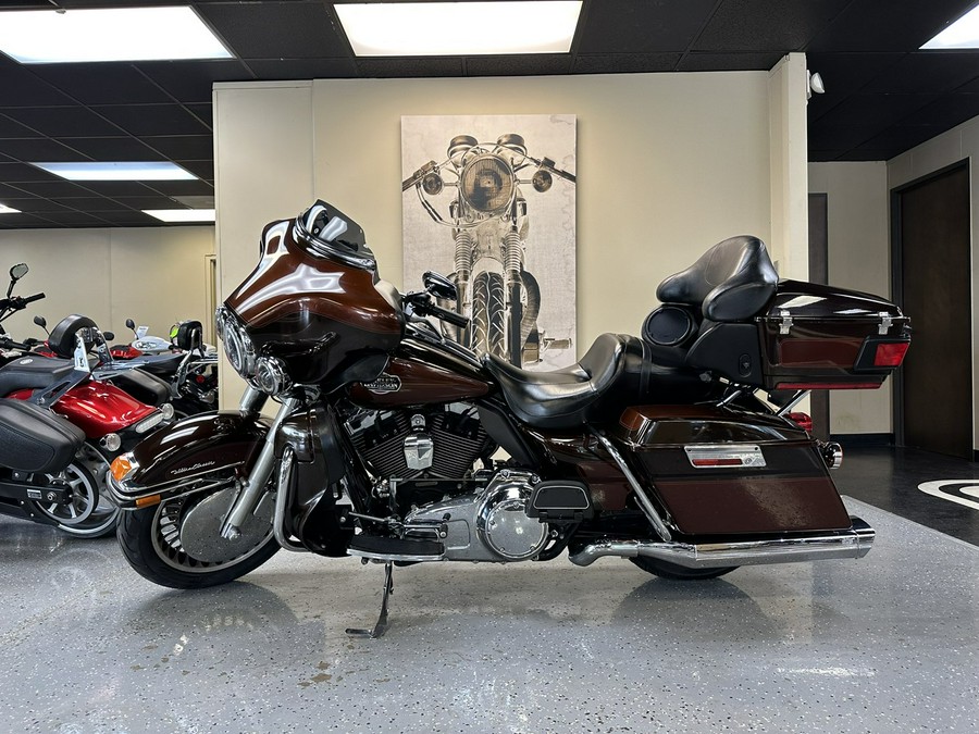 2011 Harley-Davidson® FLHTC Electra Glide