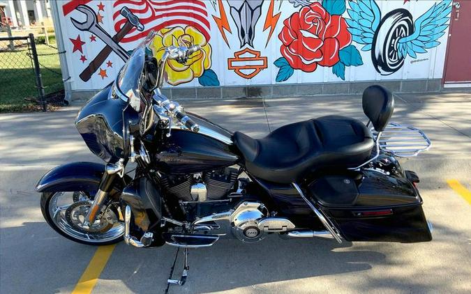 2016 Harley-Davidson® FLHXSE - CVO™ Street Glide®