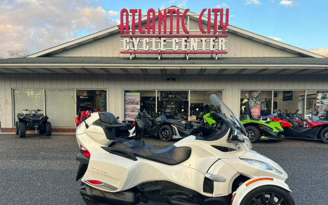2017 Can-Am® Spyder® RT-S 6-Speed Semi-Automatic (SE6)
