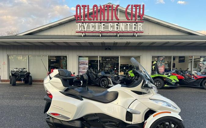 2017 Can-Am® Spyder® RT-S 6-Speed Semi-Automatic (SE6)