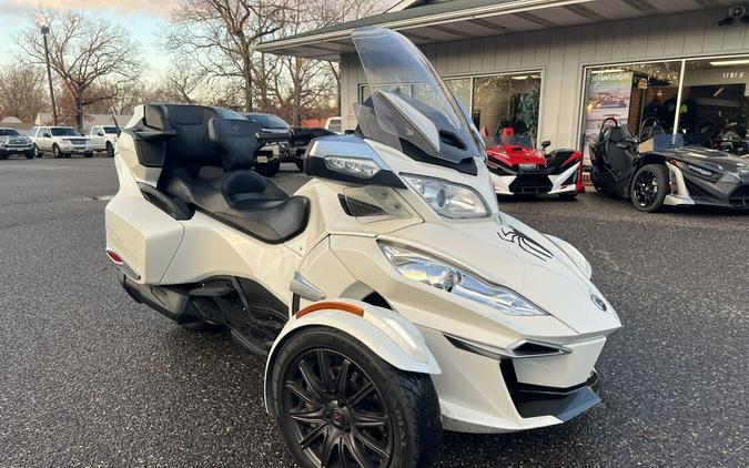 2017 Can-Am® Spyder® RT-S 6-Speed Semi-Automatic (SE6)