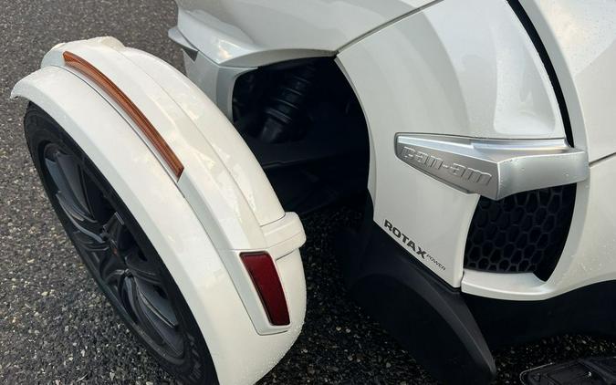 2017 Can-Am® Spyder® RT-S 6-Speed Semi-Automatic (SE6)