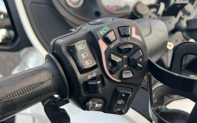 2017 Can-Am® Spyder® RT-S 6-Speed Semi-Automatic (SE6)