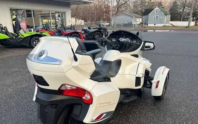 2017 Can-Am® Spyder® RT-S 6-Speed Semi-Automatic (SE6)