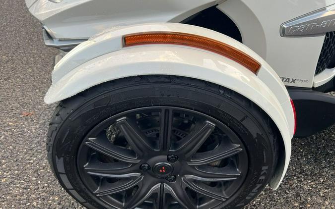 2017 Can-Am® Spyder® RT-S 6-Speed Semi-Automatic (SE6)